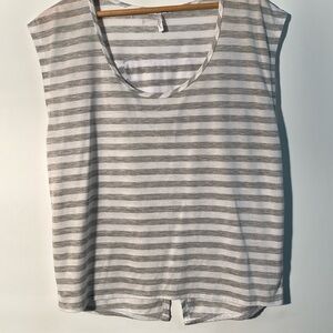 O’Neill - women’s sleeveless t- shirt. Size S